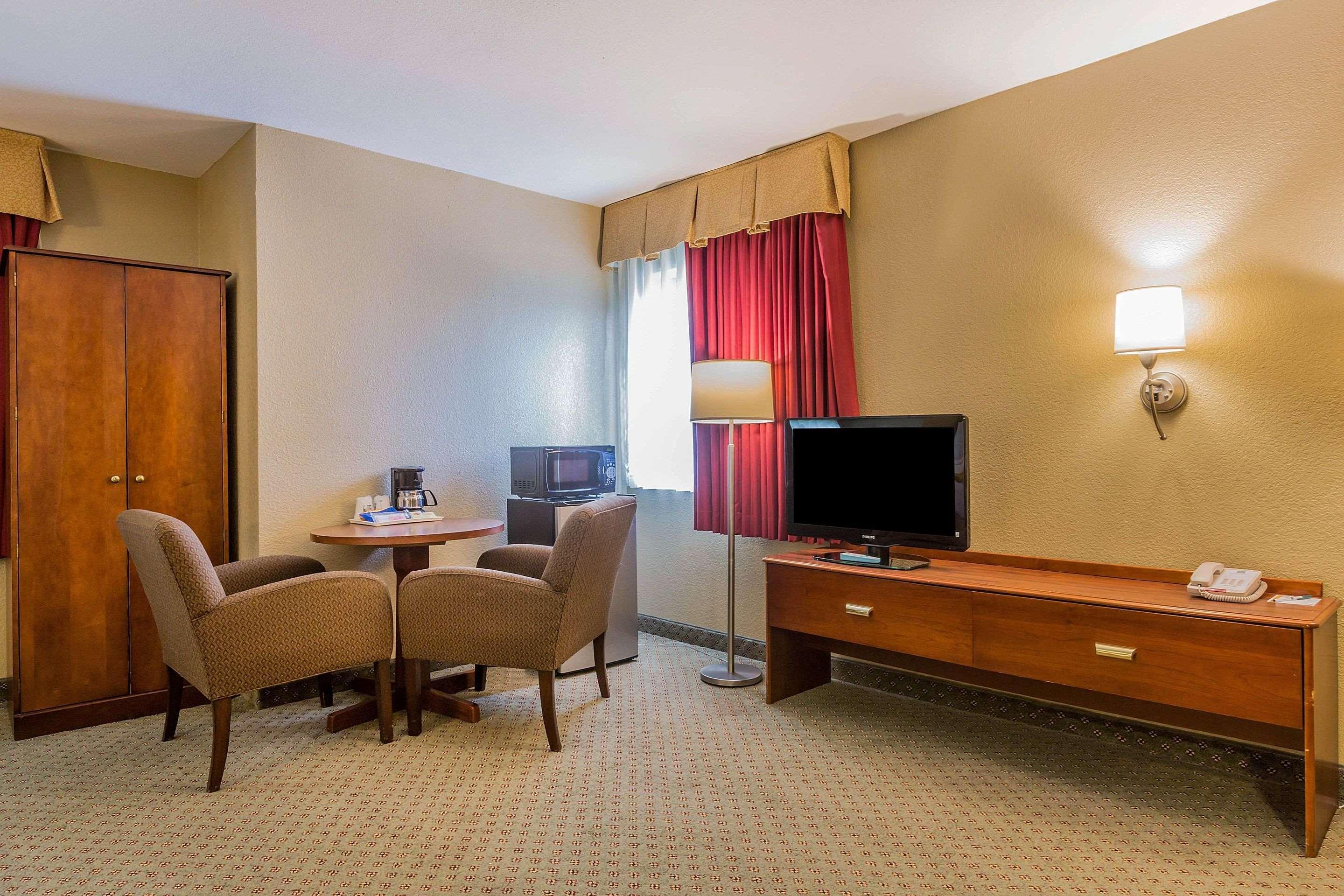 Quality Inn Hyde Park - Poughkeepsie North Bagian luar foto